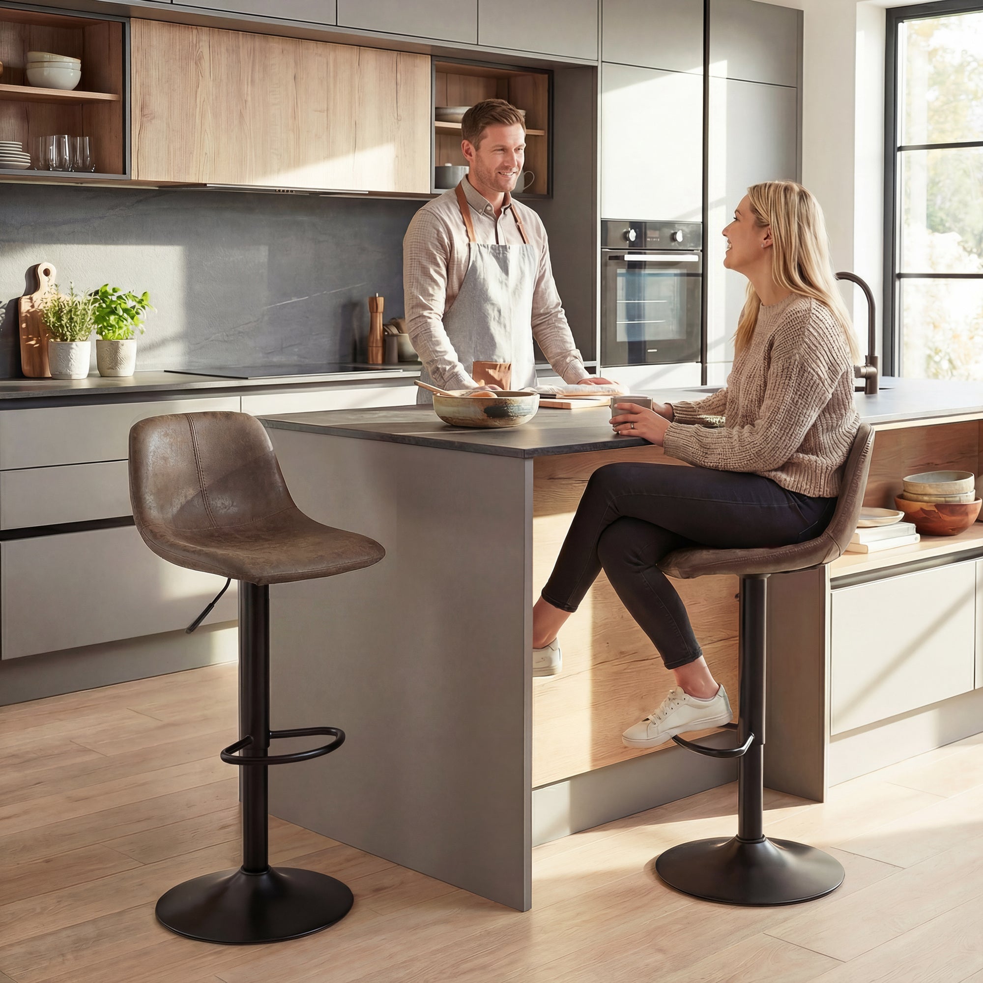 Pair of HOMCOM vintage brown leathaire swivel bar stools